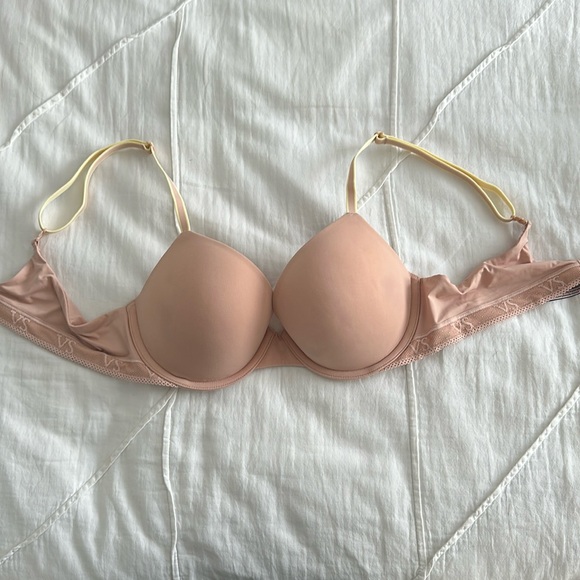 PINK Victoria's Secret Other - VS Pink WEAR EVERYWHERE LIGHTLY LINED T-SHIRT BRA NUDE sz 34C